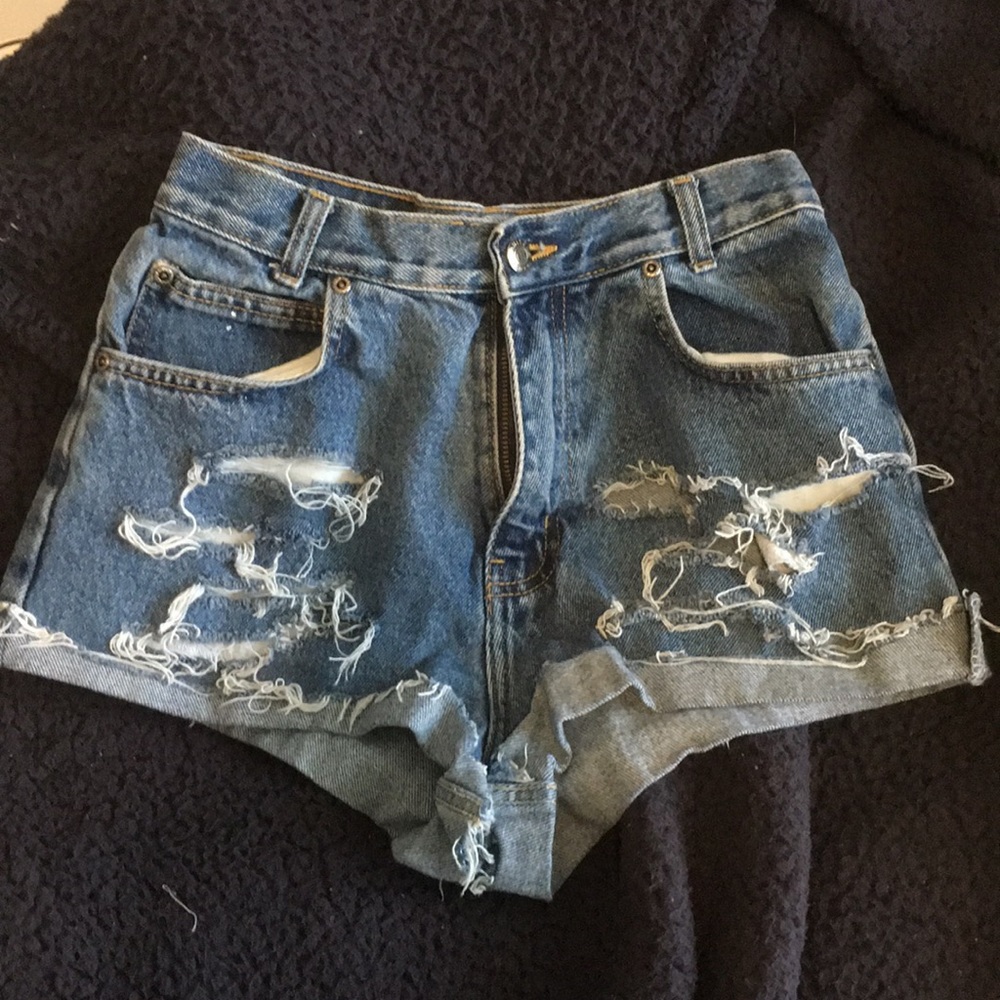 Vintage high waisted shorts!